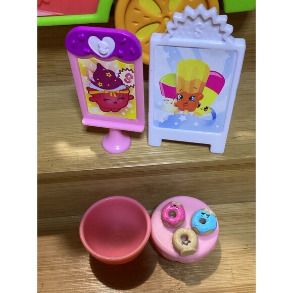 Shopkin Dolls & Ice Cream Truck Lot Over 30 Items By Moose Toys Great Condition - Picture 12 of 16